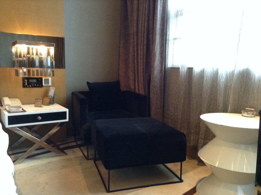 Shenzhen Baoan Luxe Manor Hotel ภายนอก รูปภาพ