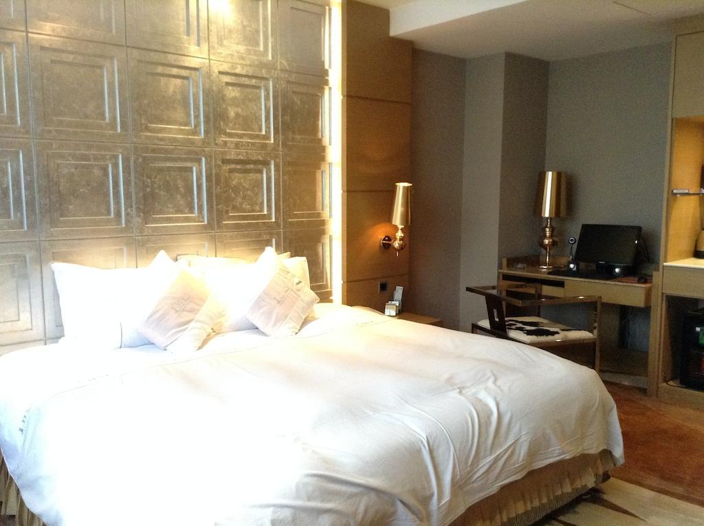 Shenzhen Baoan Luxe Manor Hotel ภายนอก รูปภาพ